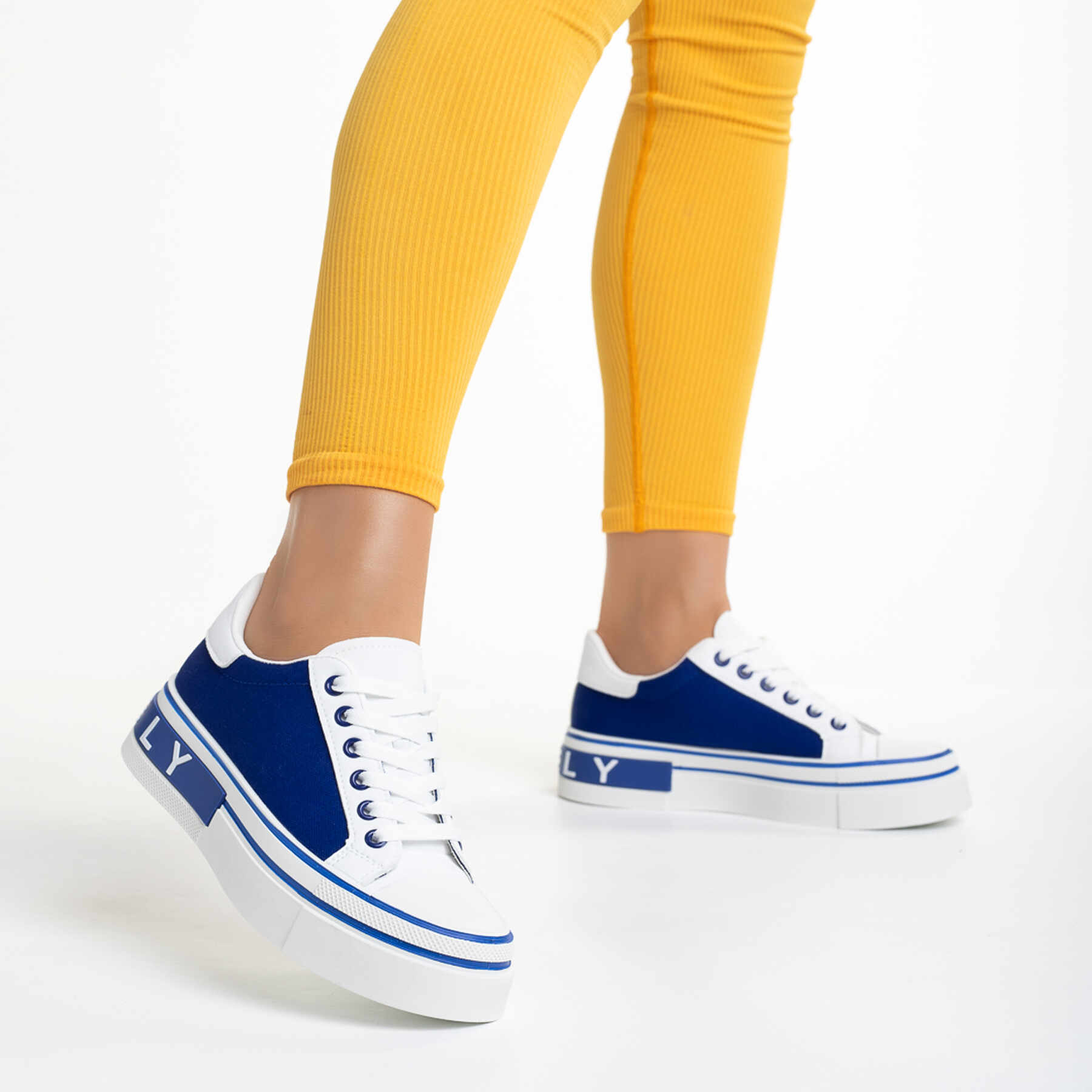 Pantofi sport dama albi cu albastru din piele ecologica si material textil Calandra