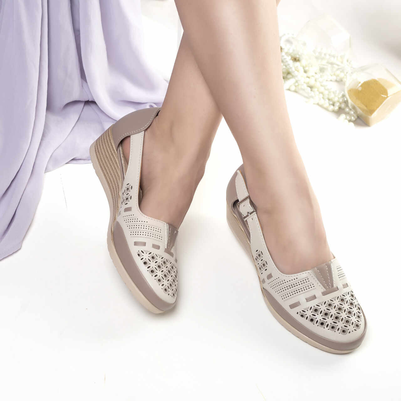 pantofi dama cu platforma bej-kaki din piele ecologica anita