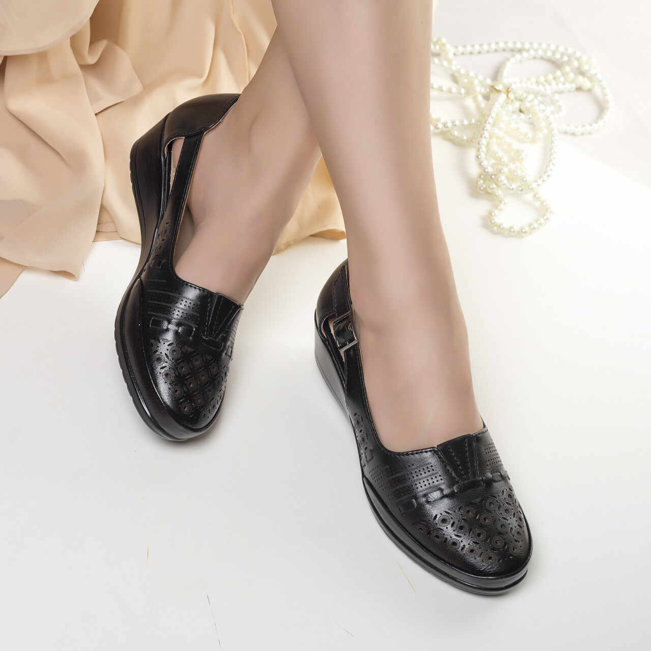 pantofi dama cu platforma negri din piele ecologica anita
